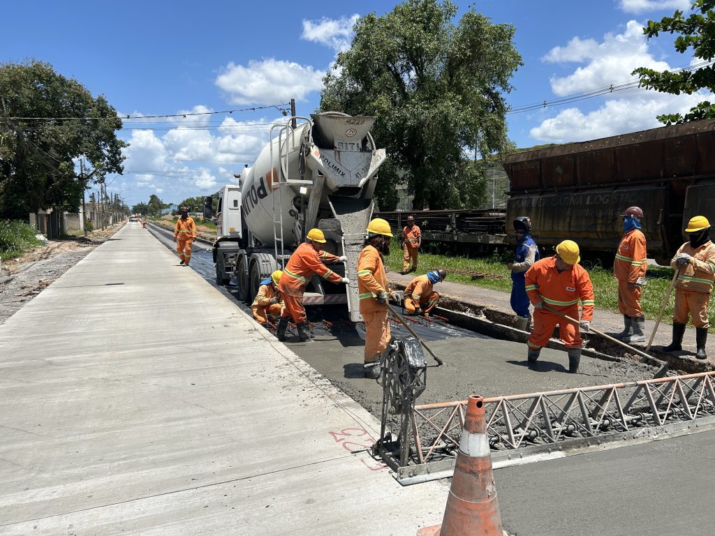 Investimento de R$ 21,9 milhões inclui pavimentação em concreto de 4,6 quilômetros de pista, ciclovia e drenagem. Foto: Mayara Locatelli/Portos do Paraná