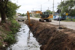 LIMPEZA DE CANAIS – Foto Clovis Santos Prefeitura de Pontal do Paraná 08.01.26