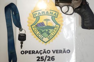 Homem é preso e menor apreendido após ameaça com revólver em Paranaguá