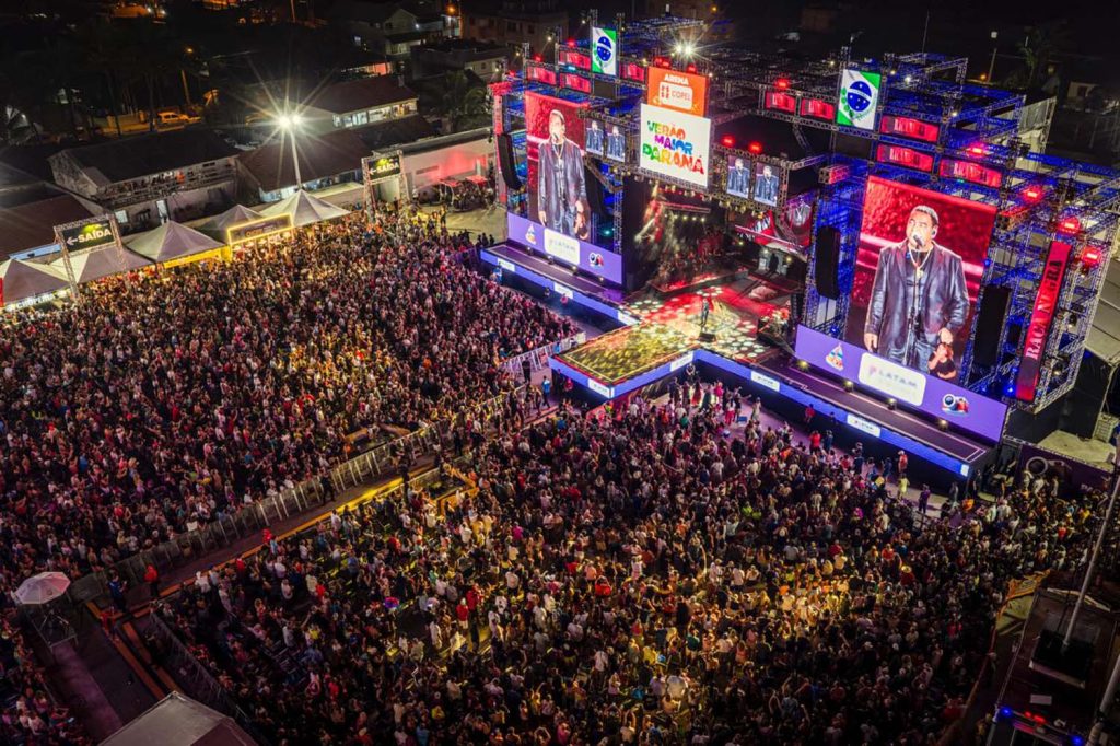 Roberta Miranda e Raça Negra transformam Pontal do Paraná em palco de grandes emoções