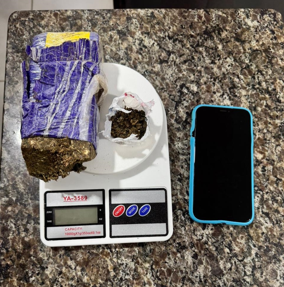Menor é apreendido por tráfico de drogas em praça de Morretes