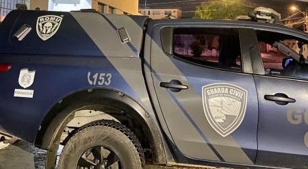 Viatura da Romu captura homem procurado por roubo em Paranaguá