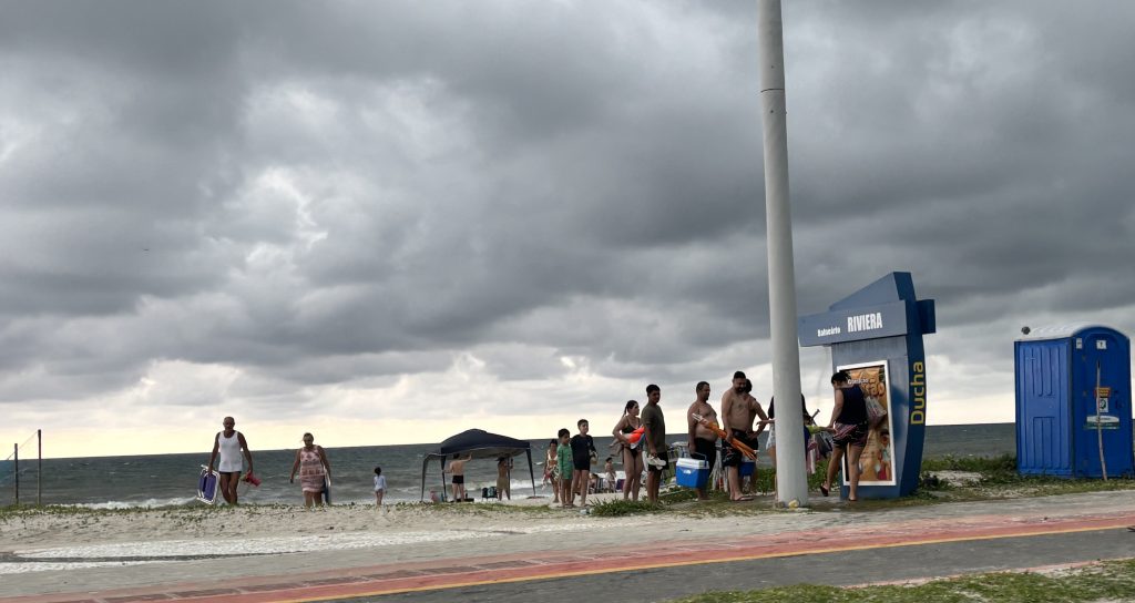 foto 1 PREVISAO DO TEMPO – NUBLADO – PRAIA – FOTO JB LITORAL (2)