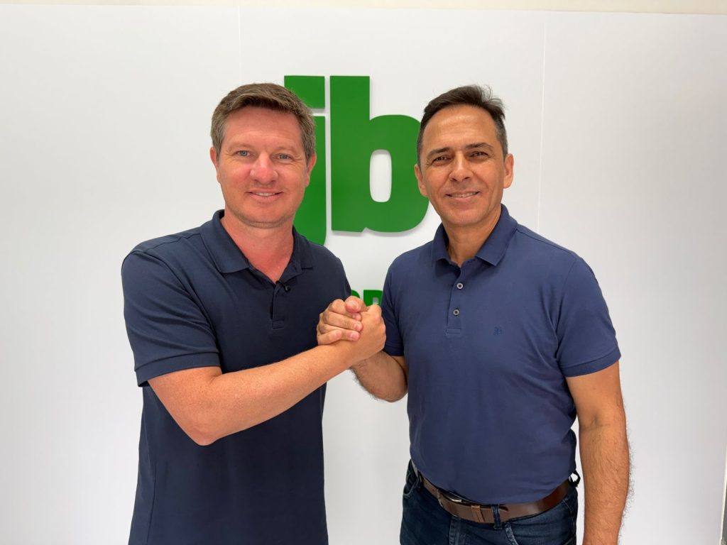 foto 1 santin roveda e adriano ramos visita jb