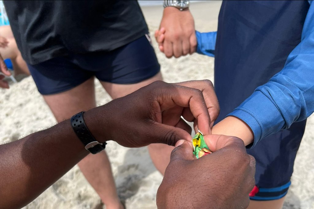 Pulseirinhas crianças praia pmpr1