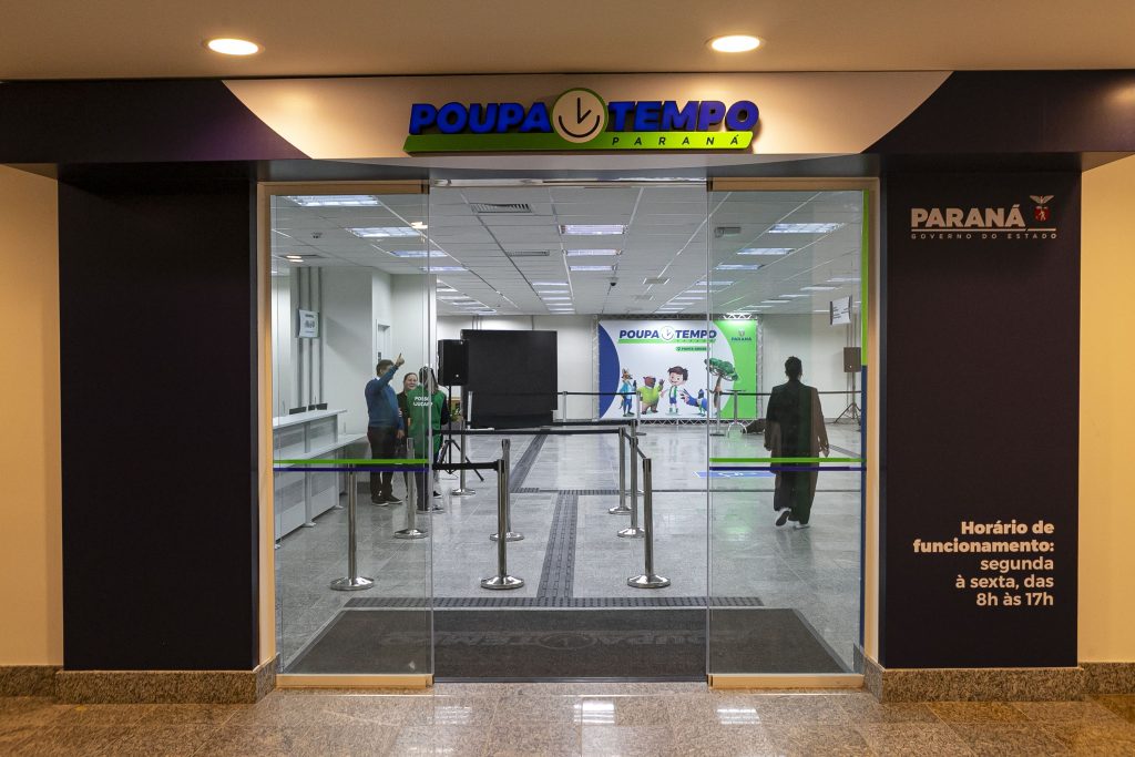 foto 4 poupatempo Roberto Dziura Jr AEN