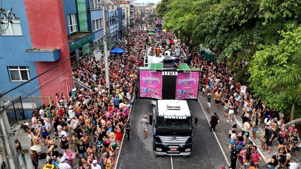 Banho-a-Fanstasia-Fotos-Prefeitura-de-Paranagua-6-e1770604748302