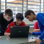 Estado investe em tecnologia e eleva desempenho dos estudantes –
