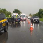 Nove pessoas ficam feridas em colisão frontal na BR-277 em Paranaguá