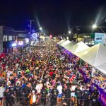 Moradores e turistas poderão acompanhar a folia em três trios com DJ’s e bandas. Foto: Divulgação/Prefeitura de Guaratuba