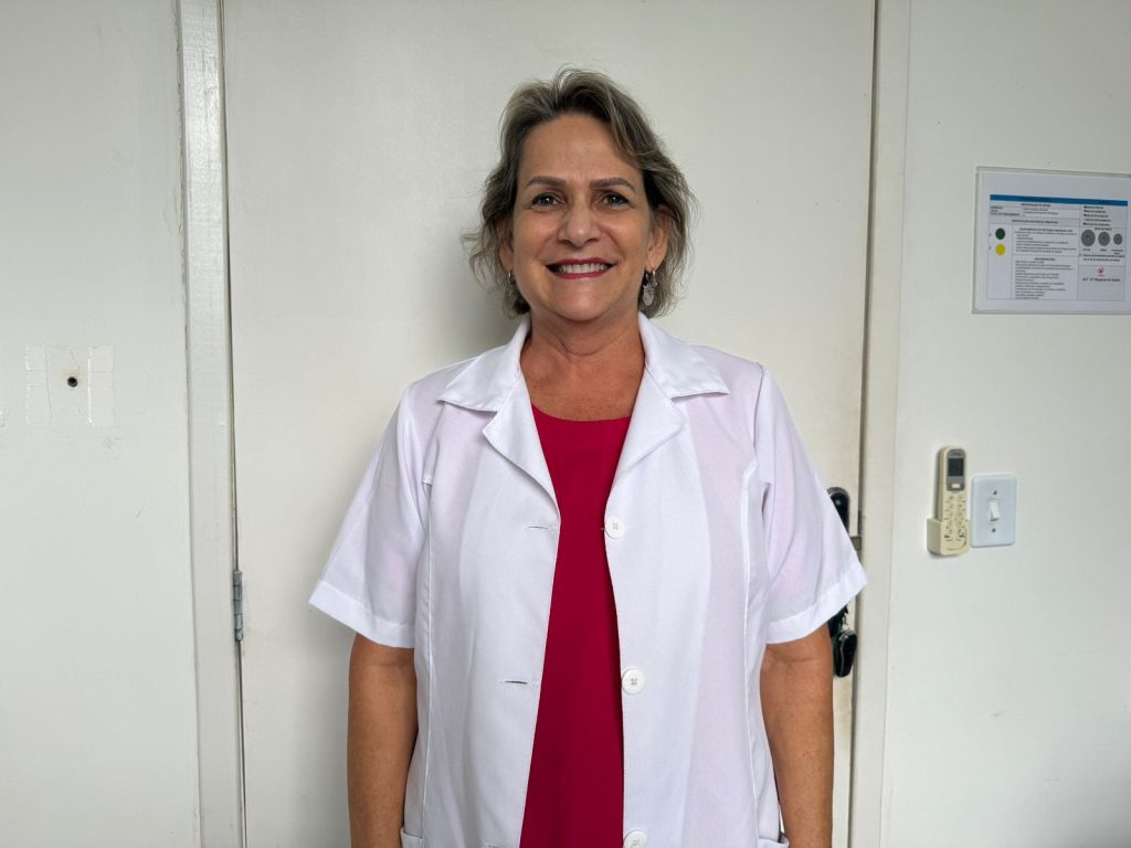 NÁDIA-CRISTINA-PADRA-ASSISTENTE-SOCIAL-RESPONSAVEL-PELA-CAPTAÇÃO-DE-DOADORES-NO-HEMEPAR-PARANAGUA-Fo