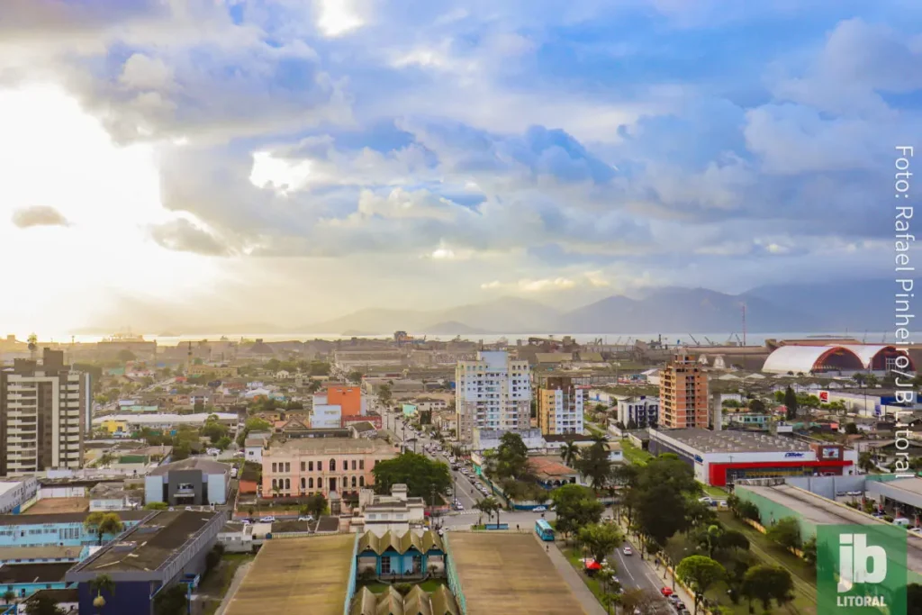 PARANAGUA-CENTRO-CIDADE-TEMPO-FOTO-RAFAEL-PINHEIRO-JB-LITORAL-23-1.jpg
