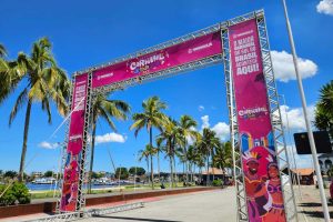 PRAÇA-MARIO-ROQUE-DESFILE-DAS-ESCOLAS-DE-SAMBA-DE-PARANAGUA-Foto-Maria-Heiffer-JB-Litoral