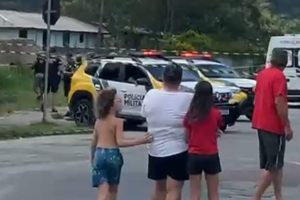 Suspeito de tráfico de drogas morre ao reagir a abordagem da PM em Matinhos
