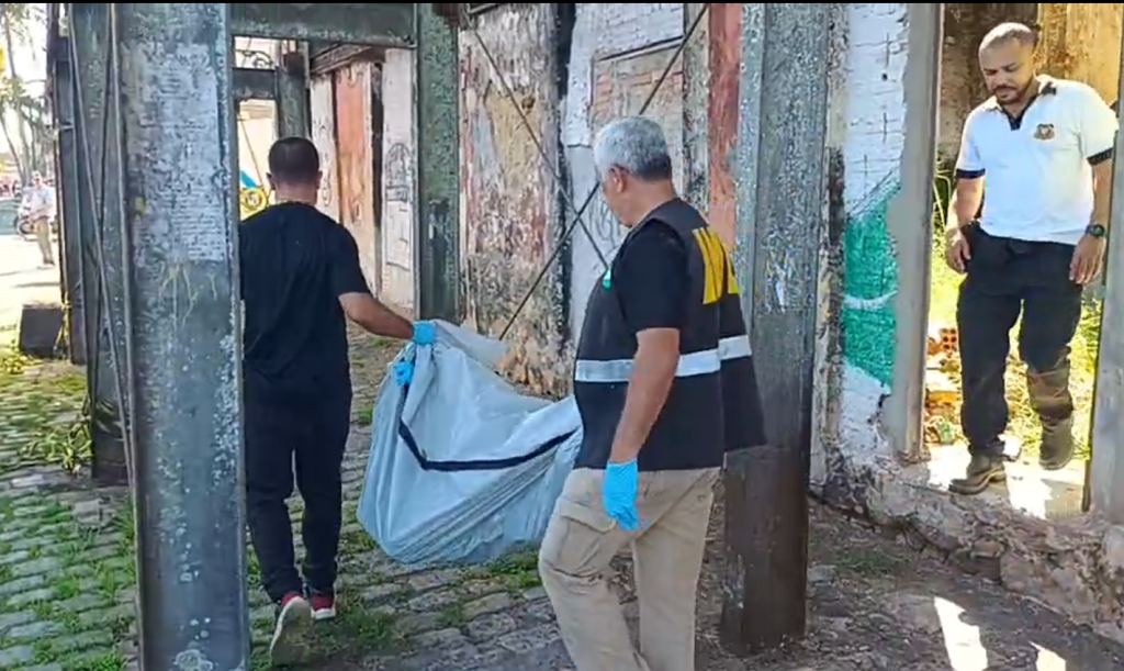 achado de cadaver paranagua
