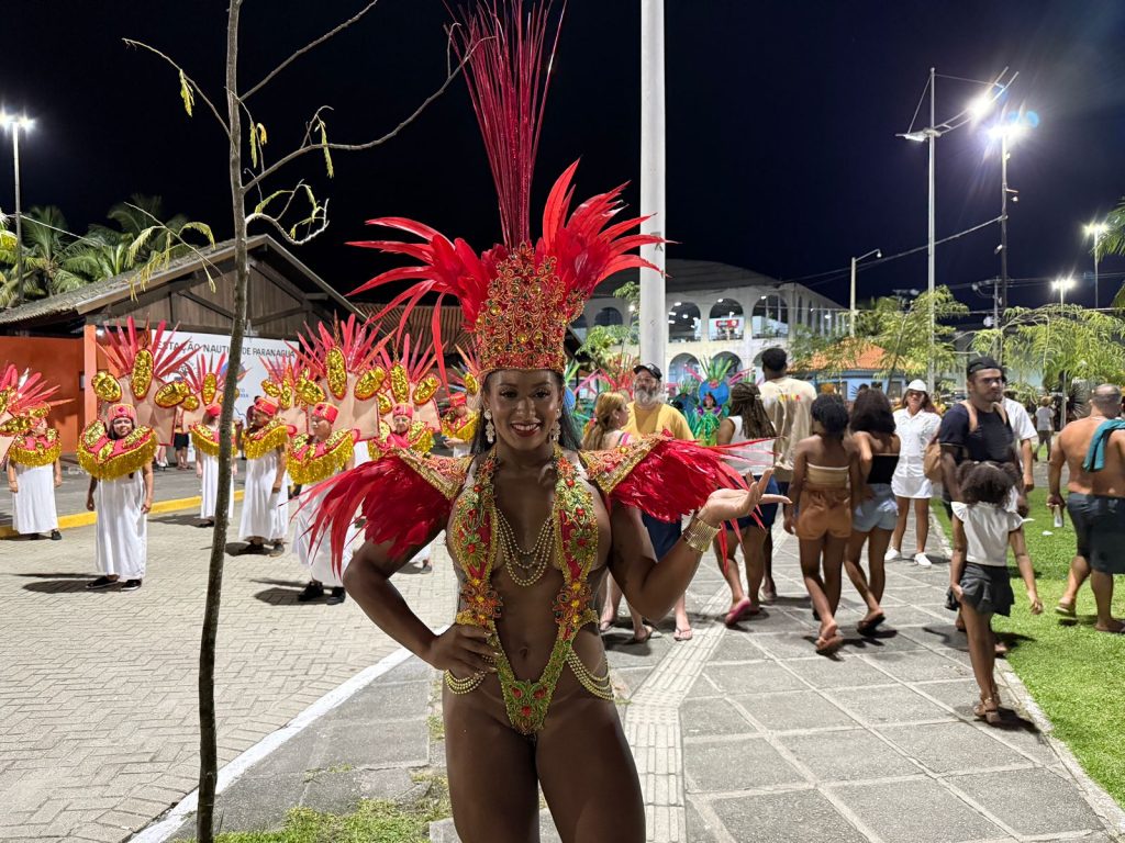 rainha bateria uniao da ilha paranagua desfile 2026