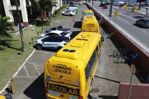 Município assumiu provisoriamente parte da frota após rescindir contrato com empresa que atendia até 5 mil alunos. Foto: Prefeitura de Matinhos