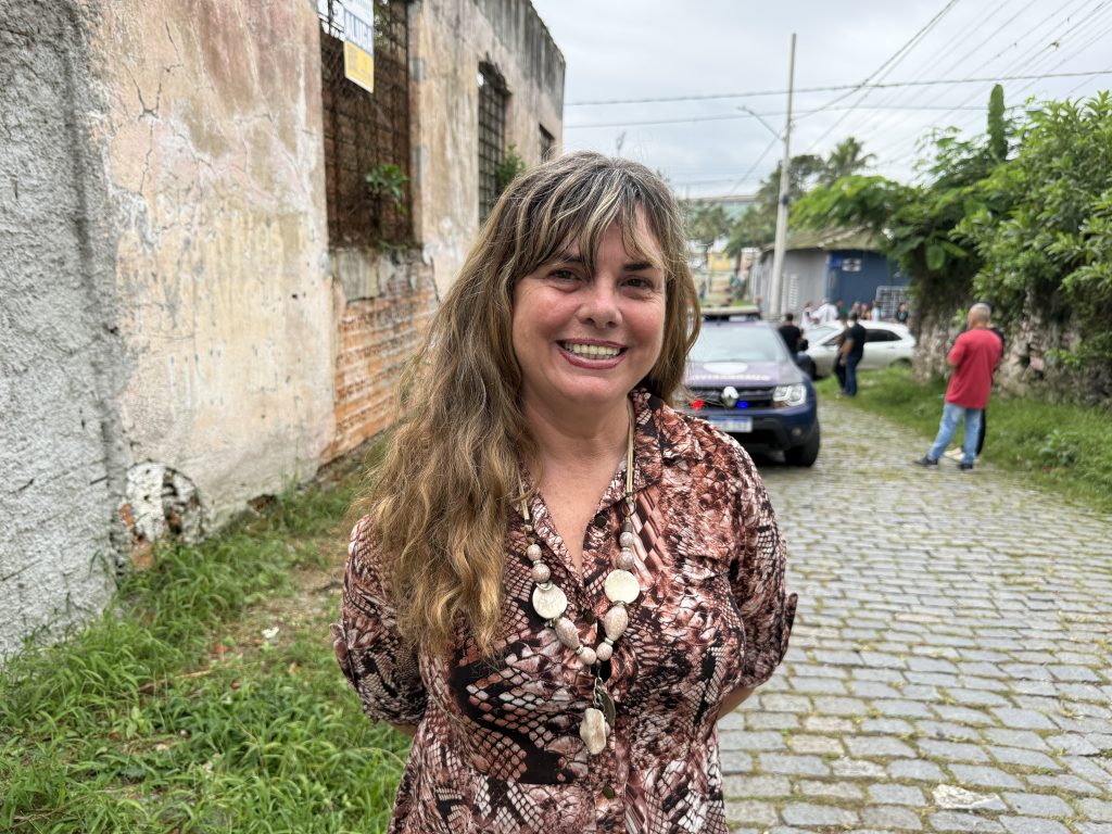 AÇÃO DE LIMPEZA NAS RUAS MESTRE LEOPOLDINO E PESSÊGO JUNIOR – PARANAGUÁ – Foto Maria Heiffer JB Litoral – 19.03 (17)