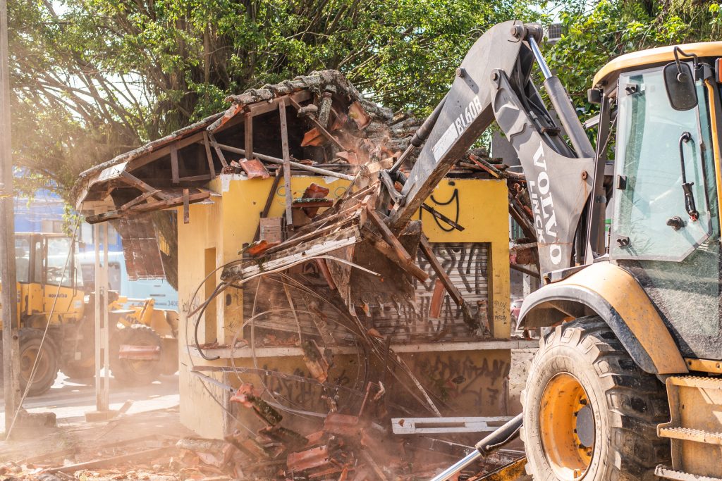 AÇAO IMOVEL SEGURO – DEMOLICAO QUIOSQUES – Fotos Moyses ZanardoWilson Leandro (10)
