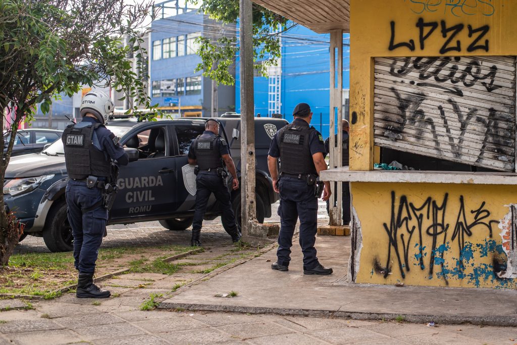 AÇAO IMOVEL SEGURO – DEMOLICAO QUIOSQUES – Fotos Moyses ZanardoWilson Leandro (4)