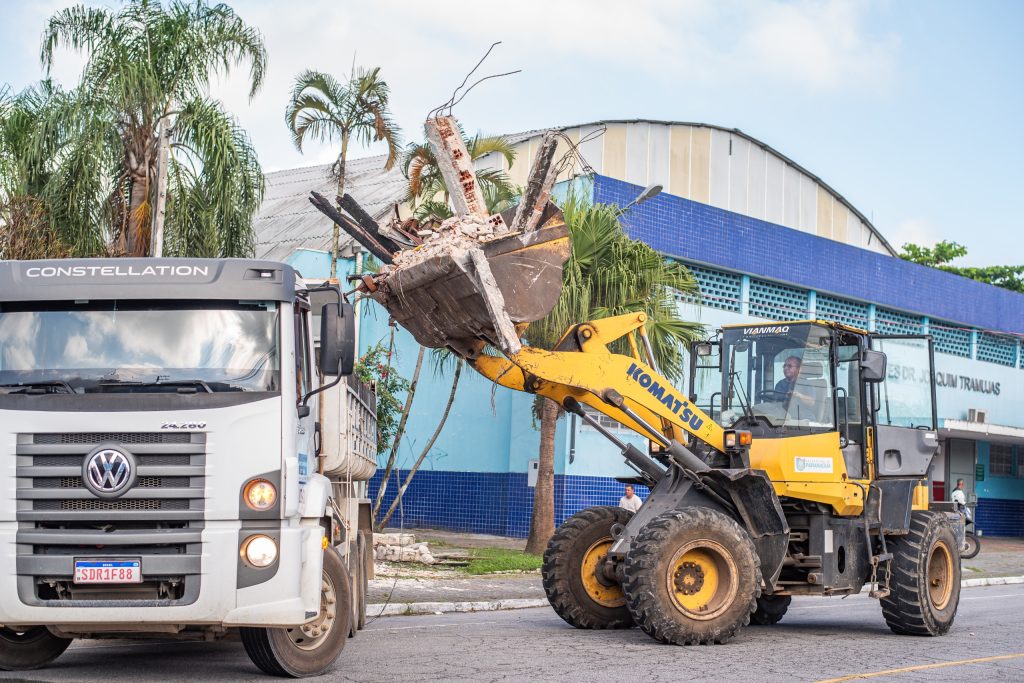AÇAO IMOVEL SEGURO – DEMOLICAO QUIOSQUES – Fotos Moyses ZanardoWilson Leandro (7)