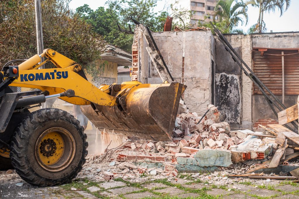 AÇAO IMOVEL SEGURO – DEMOLICAO QUIOSQUES – Fotos Moyses ZanardoWilson Leandro (8)