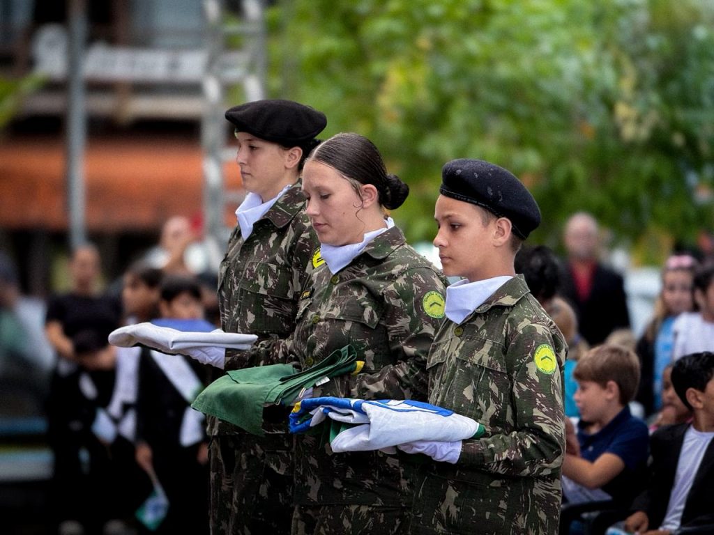 ANIVERSARIO GUARAQUEÇABA – DESFILE CIVICO (1)
