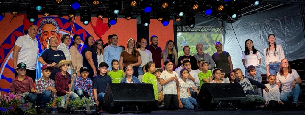ANIVERSARIO GUARAQUEÇABA – DESFILE CIVICO (2)