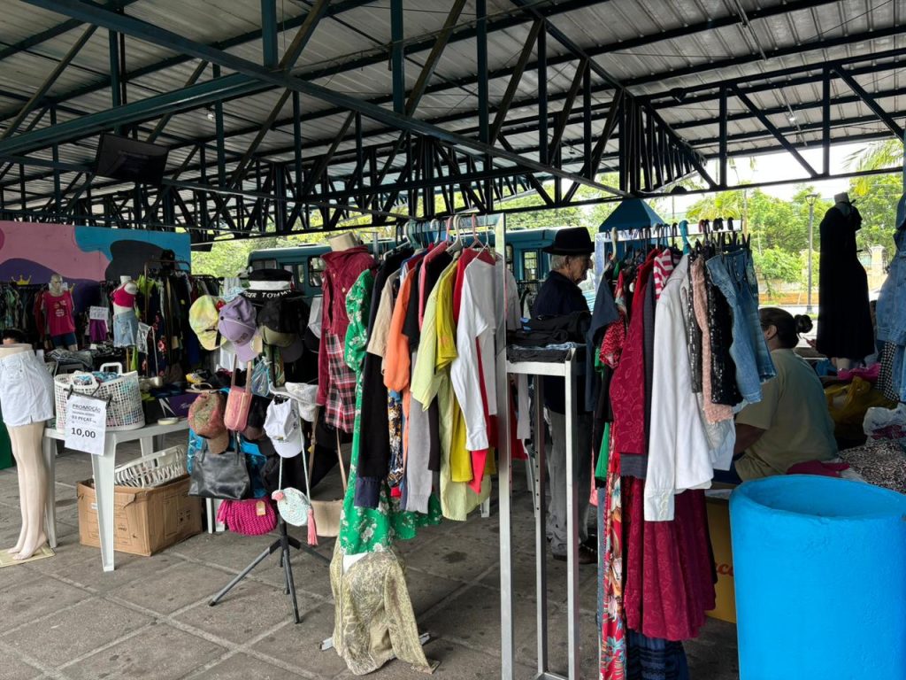 BRECHO TERMINAL DE PARANAGUA – Foto Fernanda Alves (4)