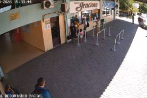 MULHER TEM BOLSA FURTADA EM RODOVIÁRIA