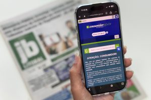 CONSUMIDOR – NEGOCIACAO ONLINE – FOTO JB LITORAL