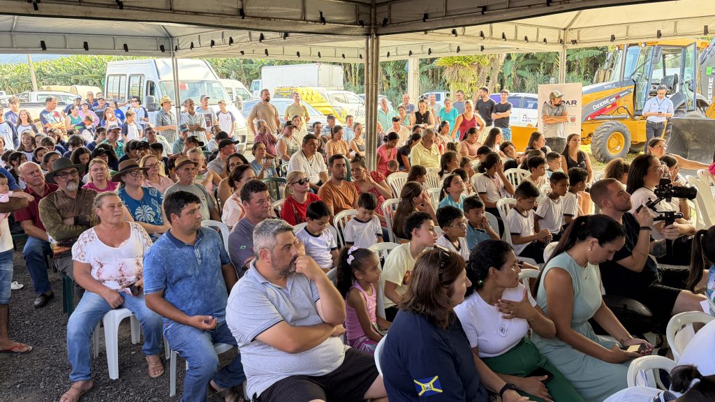 ENTREGA DE MAQUINAS GUARATUBA – FOTO MAISY PIRES JB LITORAL (2)