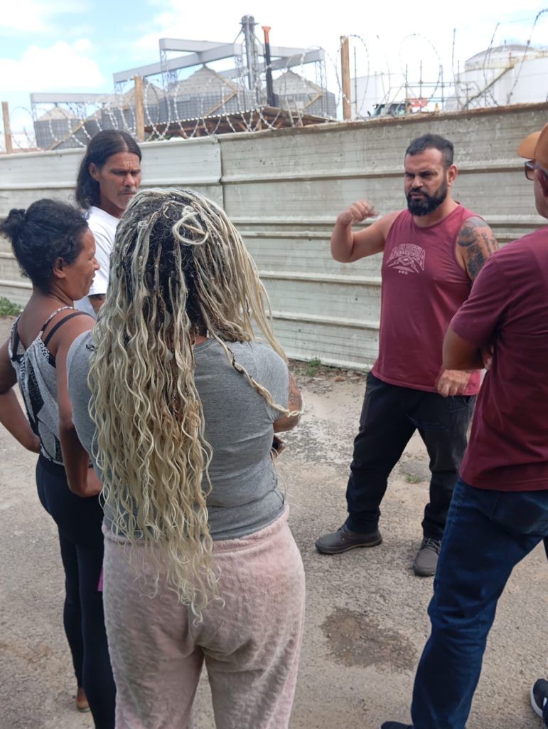 Moradores pediram ajuda ao vereador Péke Bocudo, que divulgou o caso em suas redes sociais e intermediou uma reunião entre os envolvidos. Foto: Divulgação