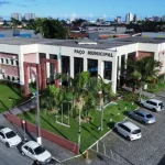 Prefeitura de Matinhos conseguiu respeitar os limites de despesas com pagamento de salários e investiu mais do que o obrigatório em Saúde e Educação. Foto: Prefeitura de Matinhos