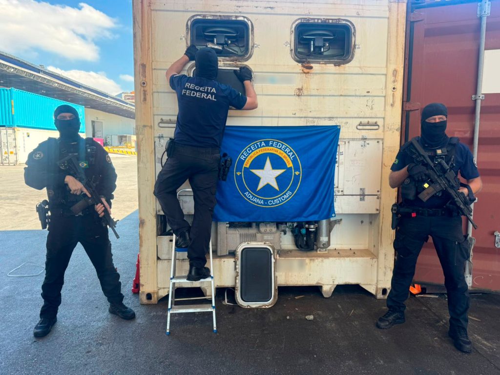 Receita Federal apreende 12 kg de cocaína em contêiner vindo da Colômbia