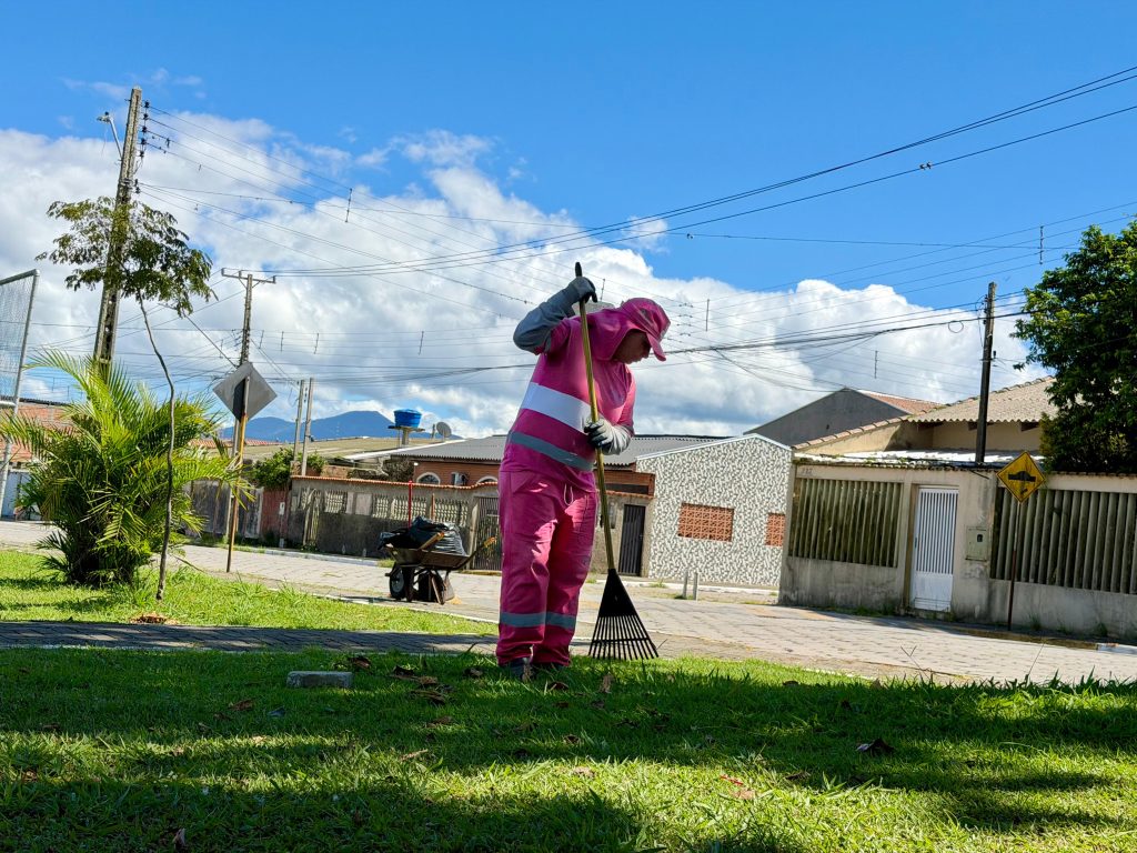 LIMPEZA URBANA PARANAGUA – Fotos Anny Melo (1)