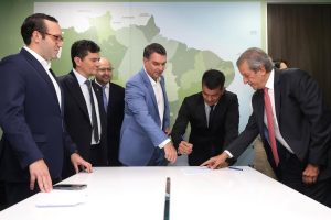 Ontem, ao lado do senador e pré-candidato à Presidência da República, Flávio Bolsonaro (@flaviob