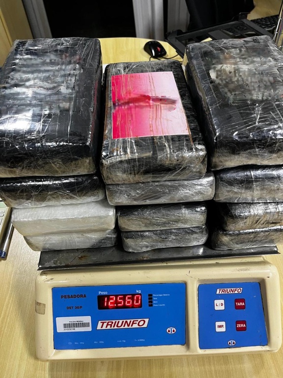 PF prende homem que tentava enviar cocaína pelo Porto de Paranaguá