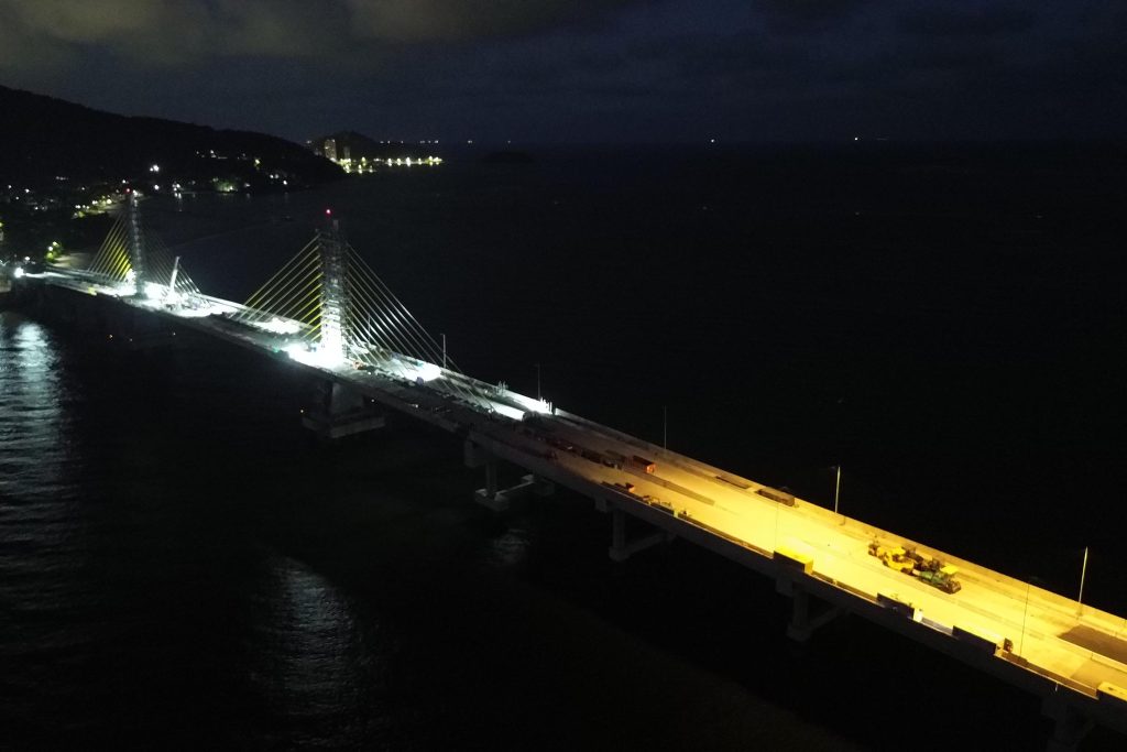 PONTE-DE-GUARATUBA-ILUMINADA-Foto-Gediel-MendesConsorcio-Supervisor-Ponte-de-Guaratuba