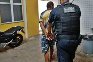 Casal é esfaqueado em Matinhos e suspeito preso pela Guarda Municipal