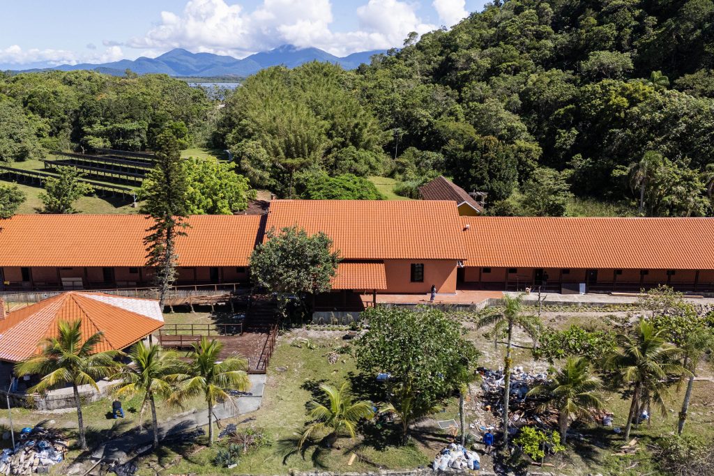 Ilha das Cobras é revitalizada e passa a abrigar a Escola do Mar no Litoral