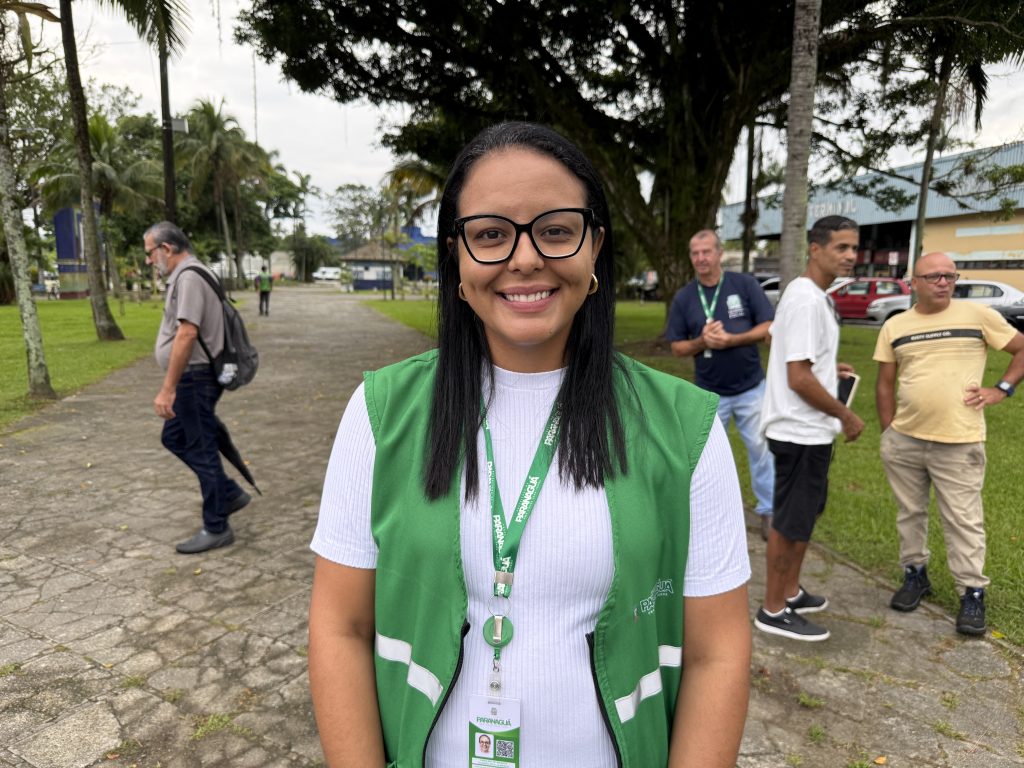 foto 3 AÇÃO DE LIMPEZA NAS RUAS MESTRE LEOPOLDINO E PESSÊGO JUNIOR – PARANAGUÁ – Foto Maria Heiffer JB Litoral – 19.03 (3)