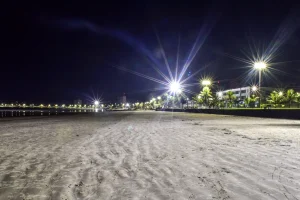 iluminacao-da-mais-seguranca-para-caminhada-noturna-na-praia-rafael-soveral-decom-prefeitura-