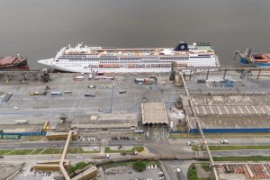 terminal-de-passageiros-Paranagua-Foto-Claudio-Neves-1024×683 (1)