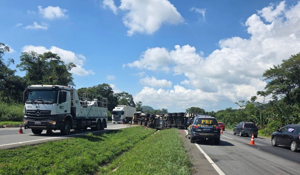 ACIDENTE BR 277 FOTO EPR LITORAL PIONEIRO