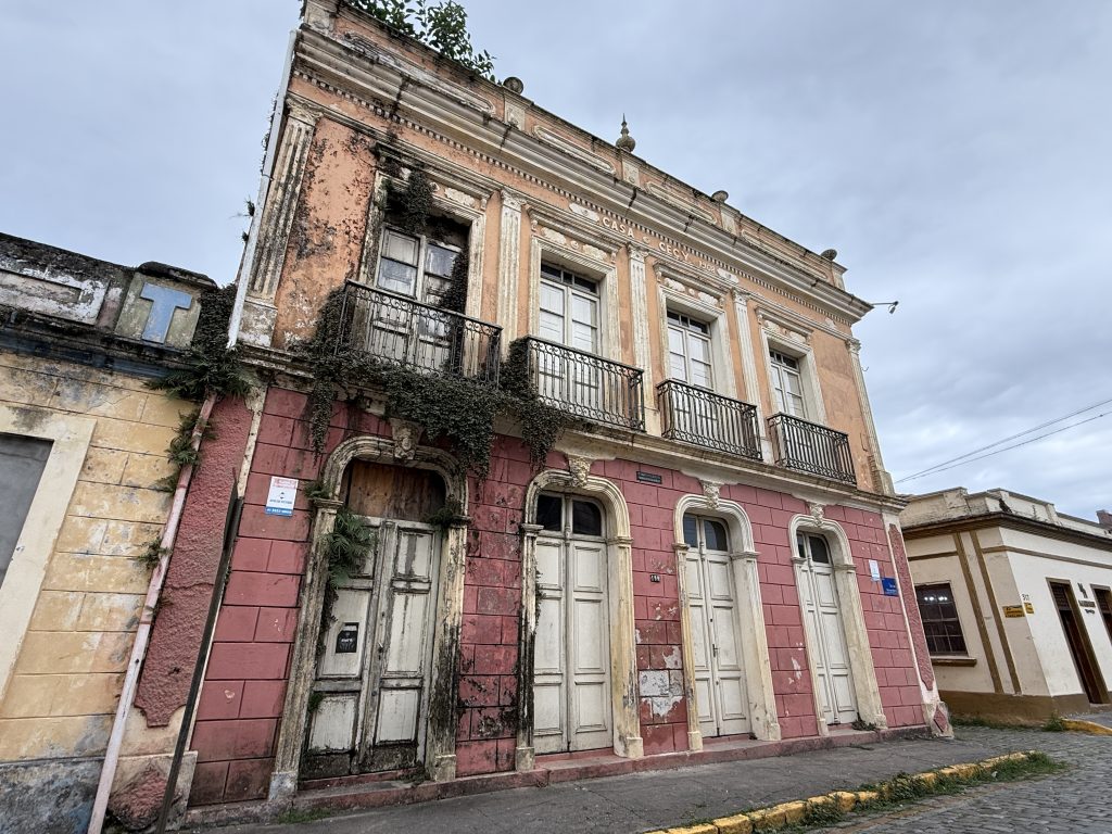 CASA CECY PARANAGUÁ – Foto JB Litoral – 10.04 (17)
