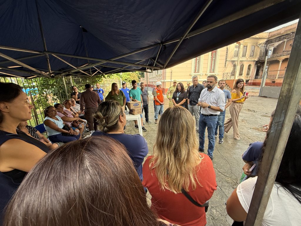 INSTITUTO COM VISITA DO SECRETÁRIO DE EDUCAÇÃO – Foto Maria Heiffer JB Litoral (1)