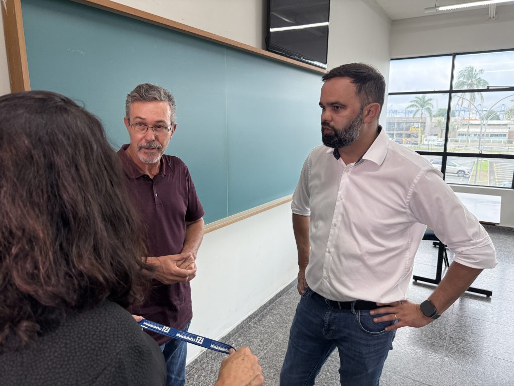 INSTITUTO COM VISITA DO SECRETÁRIO DE EDUCAÇÃO – Foto Maria Heiffer JB Litoral (5)