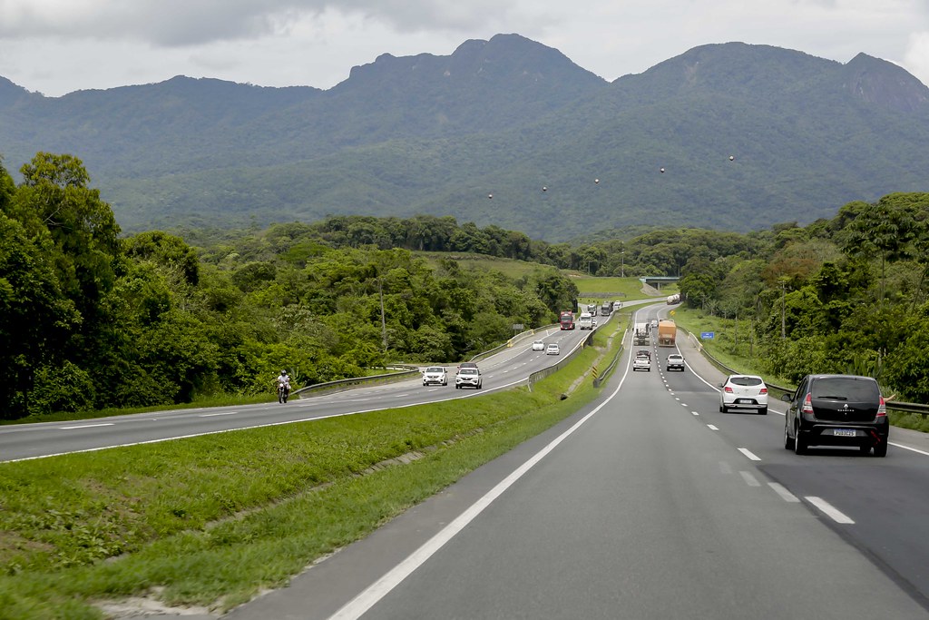 MOVIMENTO ESTRADAS FERIADO – Foto EPR