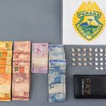 Mulher presa por tráfico de drogas em Guaratuba